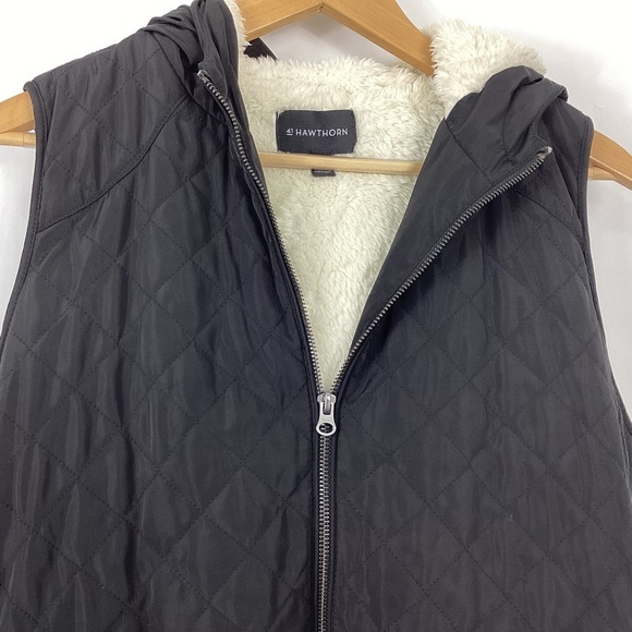 41 Hawthorn Quilted Sherpa Lined Vest Size Large - Picture 5 of 13
